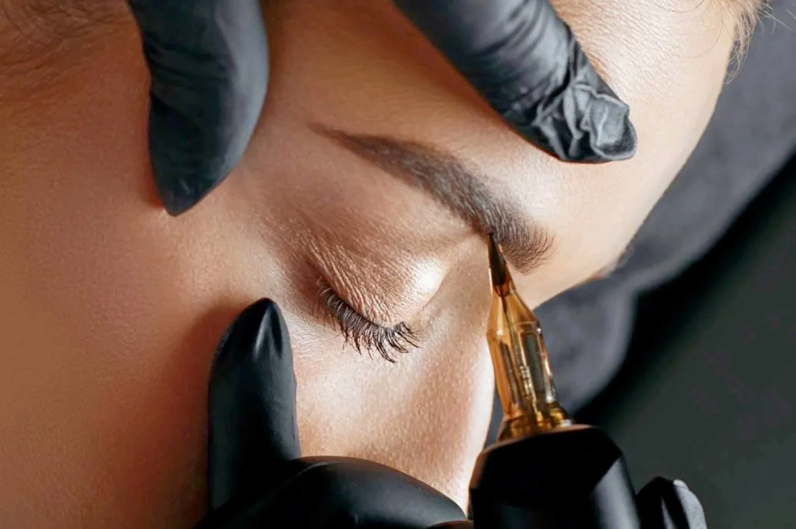 Eye Designer — Le maquillage permanent sourcils